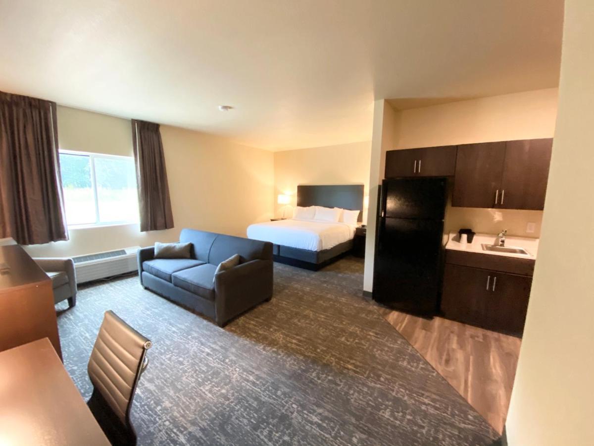 Cobblestone Inn & Suites - Forest City Екстериор снимка
