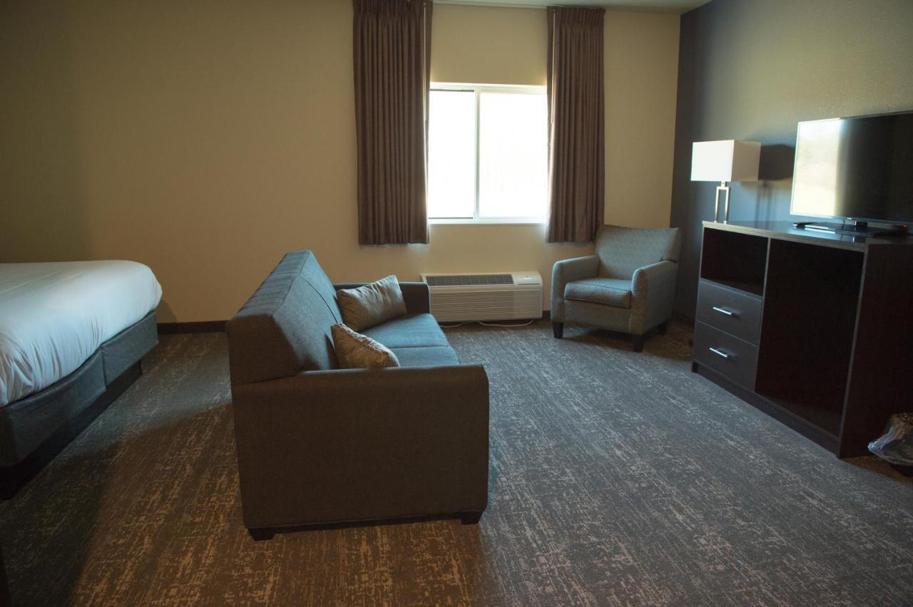 Cobblestone Inn & Suites - Forest City Екстериор снимка
